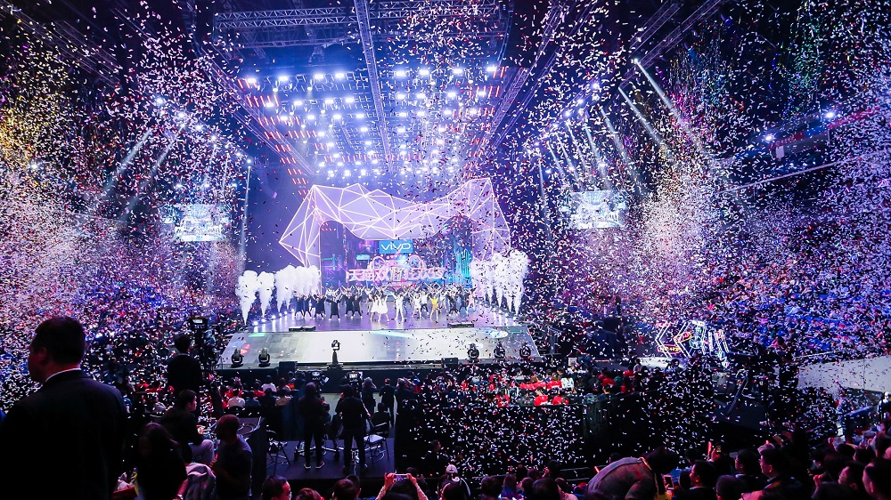 天貓雙11狂歡夜自2015年登場以來,每年都成為大眾焦點,去年除了有眾多中外巨星參與之外,也以黑科技與消費者進行互動。